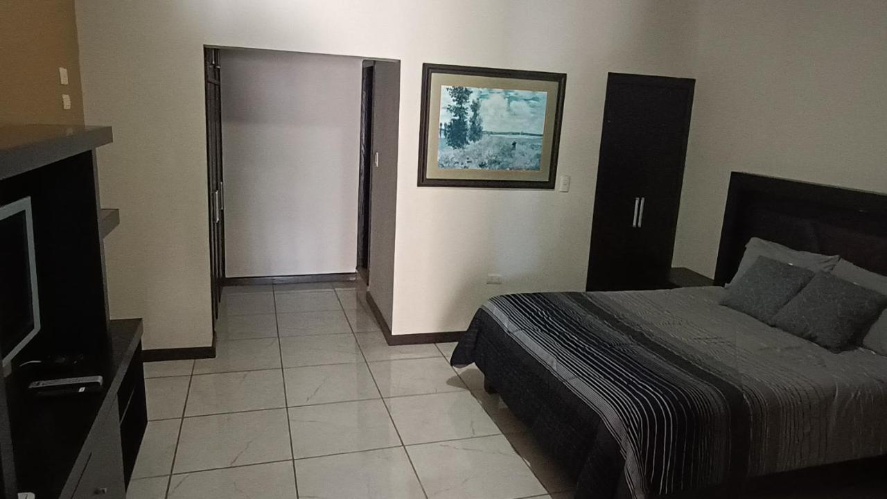 Suites Entrelagos Ciudad Obregón Exteriér fotografie